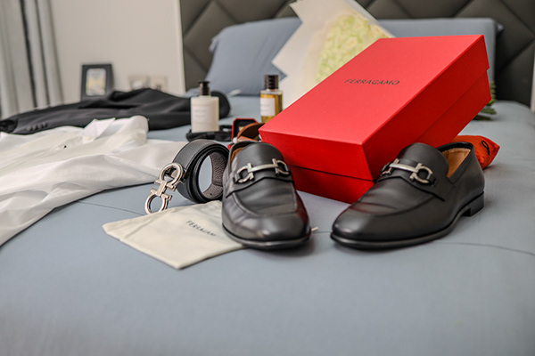 Getting Ready, portraits & lifestyle photography by LUAM Photography, photo 2