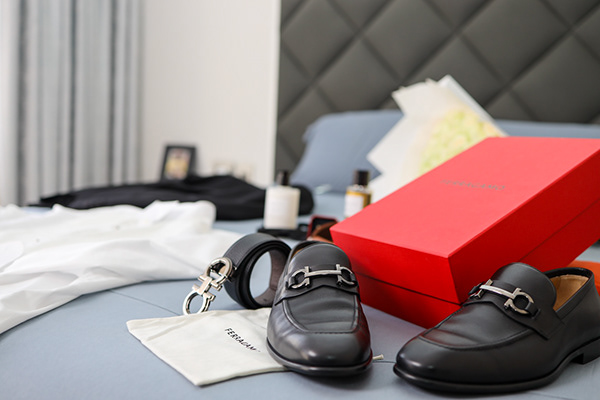 Getting Ready, portraits & lifestyle photography by LUAM Photography, photo 4